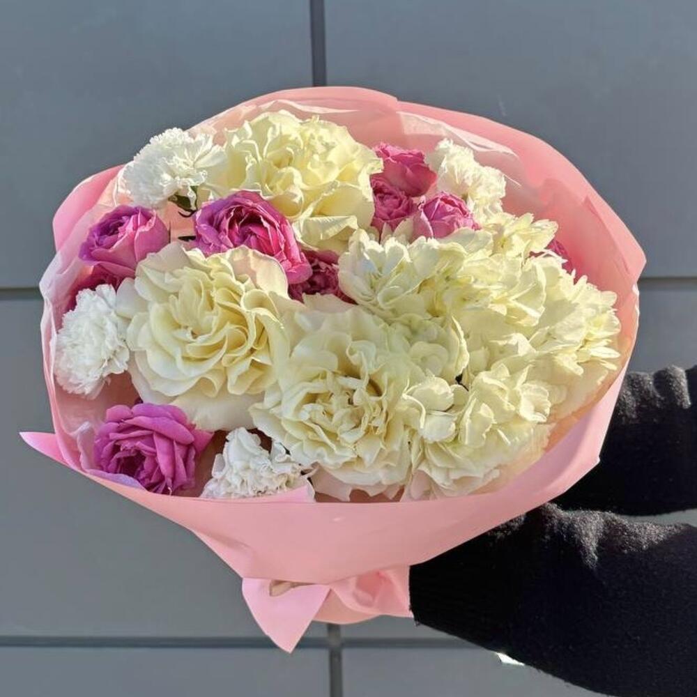 https://content2.flowwow-images.com/data/flowers/1000x1000/23/1737626804_31501123.jpg